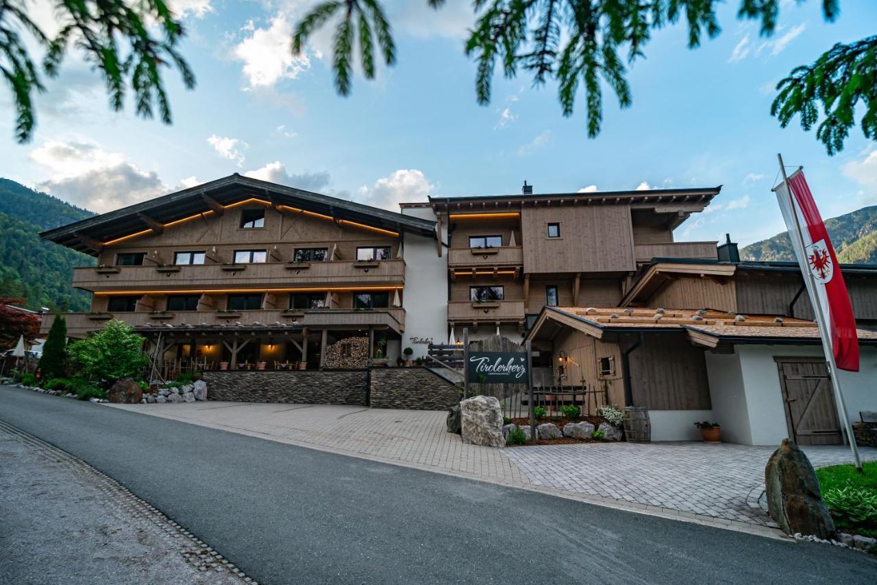 Hotel Landhaus Tirolerherz Sankt Ulrich am Pillersee Exterior photo