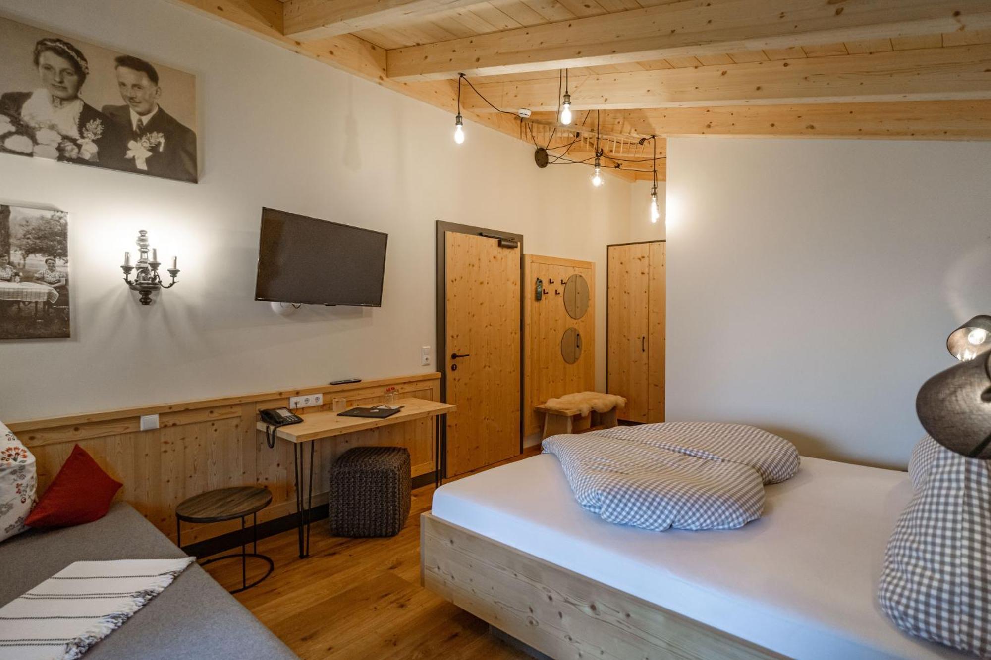 Hotel Landhaus Tirolerherz Sankt Ulrich am Pillersee Room photo